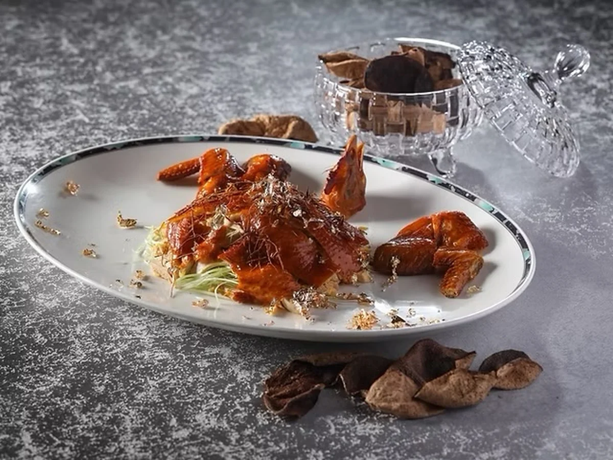 Cantonese fine dining at Aap Ba Din